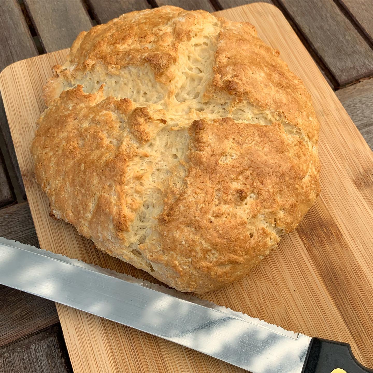 Image of a Damper with a knife next to it